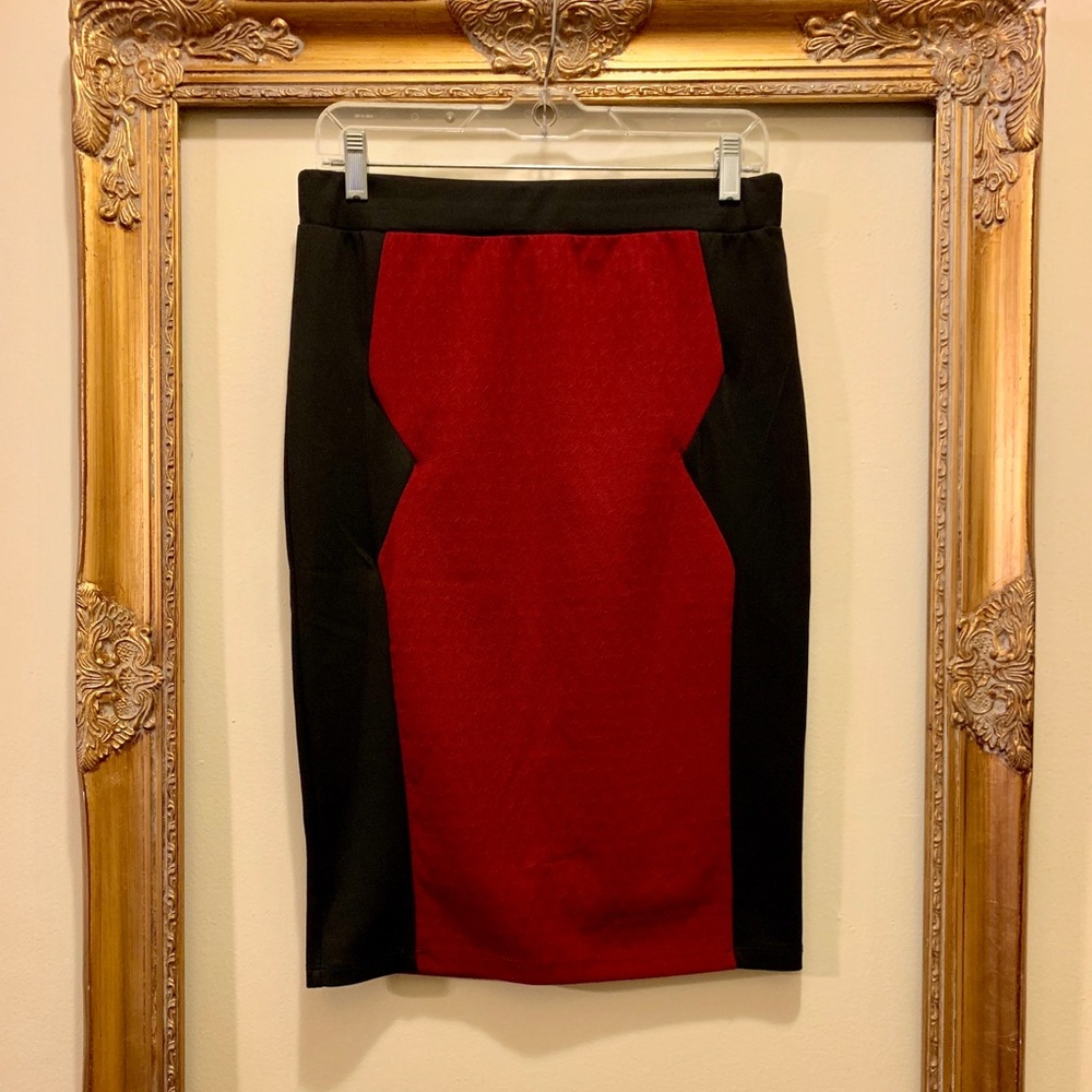 black and dark red patterned pencil skirt